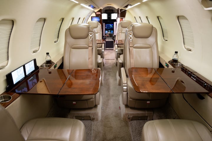 Learjet 75
